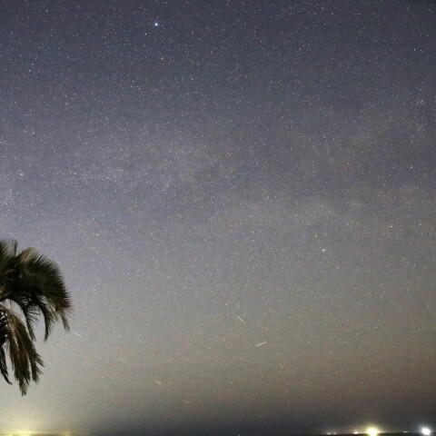 冬日未明の夏の大三角