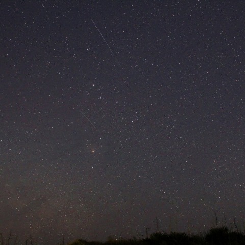 星流れる夜明け前