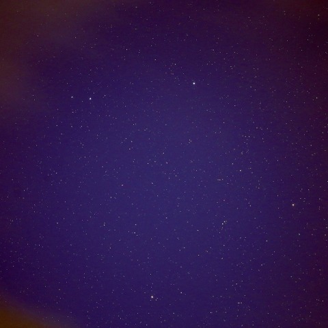 雲間のからす座