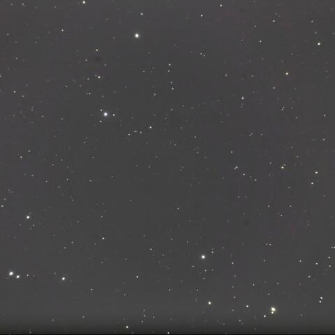 かみのけ座MEL.111中心上部