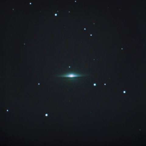 M104 ソンブレロ銀河