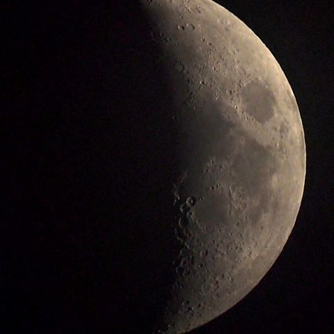 9月3日台風の雲間の月