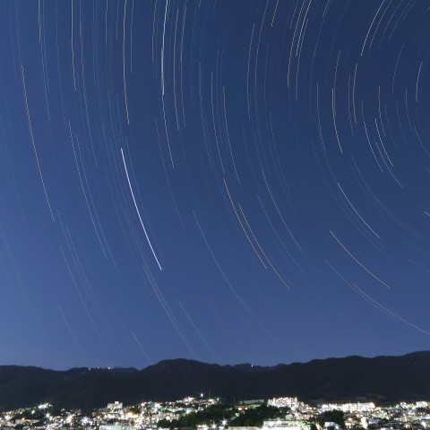 六甲山に沈む日周運動