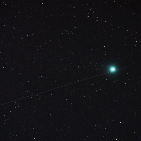 Lovejoy彗星（C/2014 Q2）と人工衛星