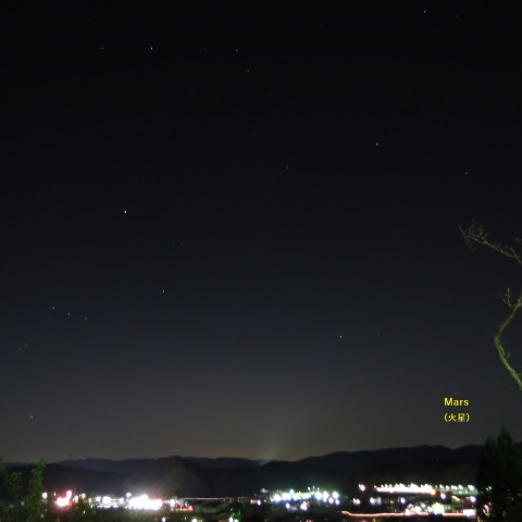 西に沈むオリオンと火星