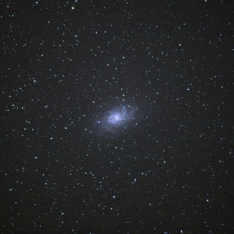 200mm望遠によるM33