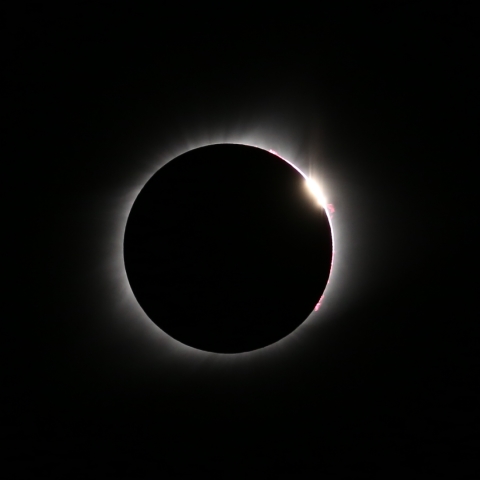 北米日食のダイヤモンドリング