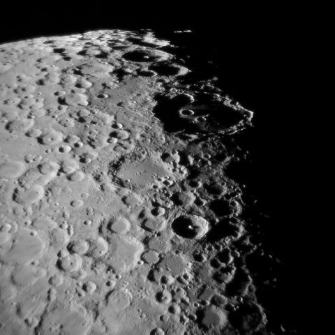 クラビウス・ティコ付近