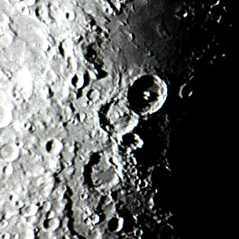 月面　テオフィルス付近