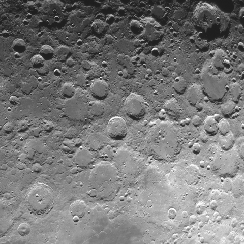 氷点下3度での月