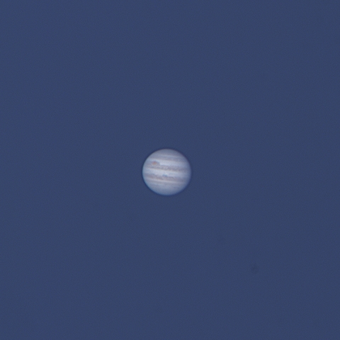 青空に浮かぶ木星