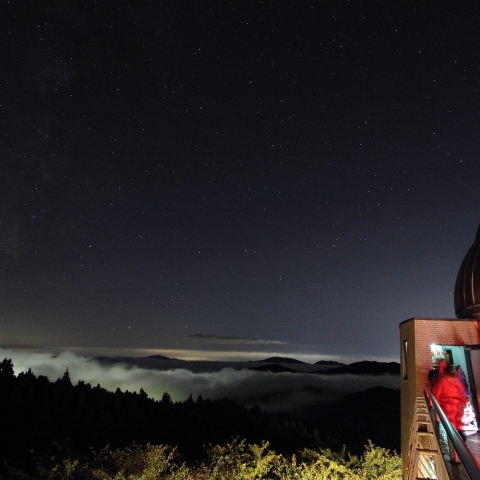 雲海と天文台