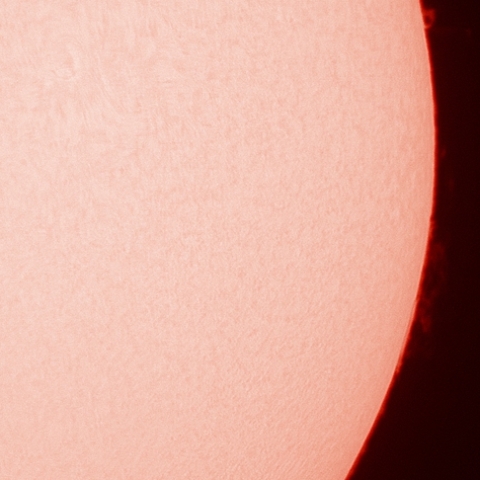 7月6日の太陽（沈む黒点と小さなプロミネンス）