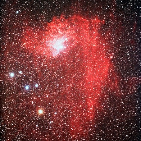 まがたま星雲IC405