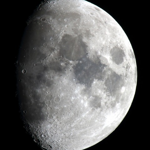 月齢9.5のお月様