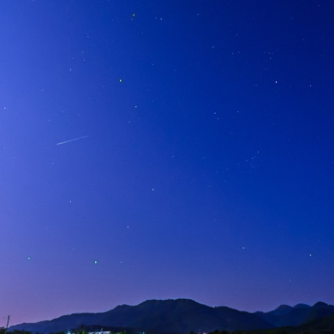 ラベンダー畑のイリジウムフレア