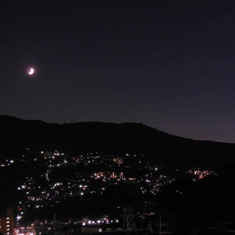 生駒山の月と金星