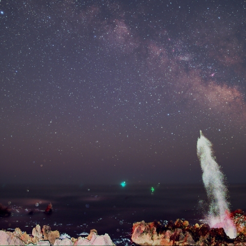早春の天の川と三陸復興公園岩井崎潮吹岩