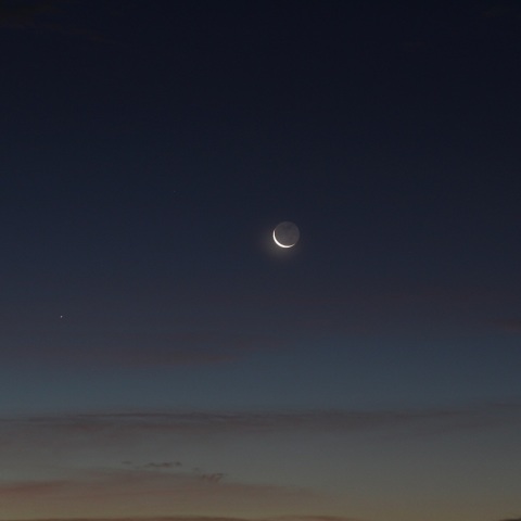 水星が西方最大離角、細い月と接近