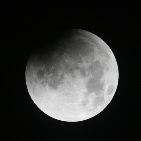 いよいよ月食の始まりです!!!!!!