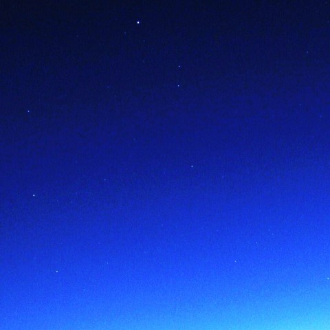 厳冬の夜明けに