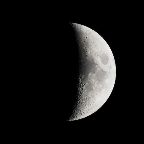 今夜の月（月齢6.1）