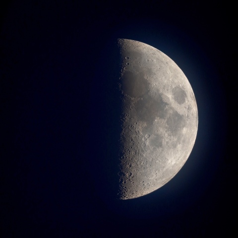 今夜の月（月齢7.1）