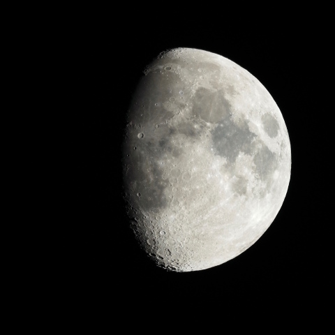 今夜の月（月齢10.1）