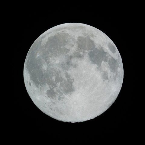 今夜の月（月齢15.3）