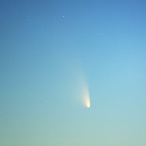 薄明の中のパンスターズ彗星