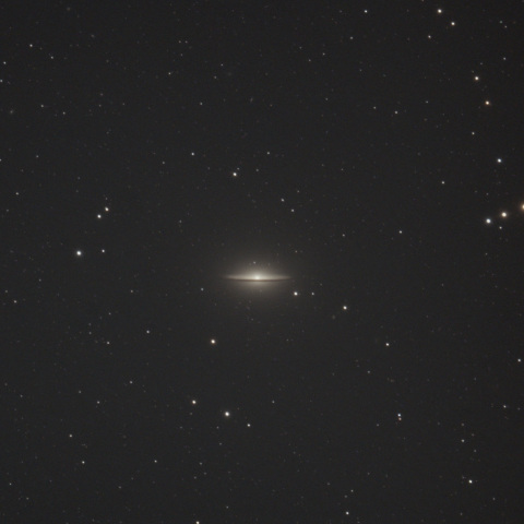 ソンブレロ銀河（M104）