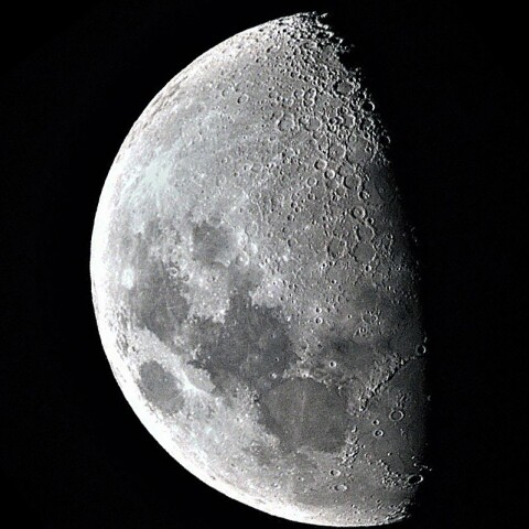 月齢8.7　2023 3/30         