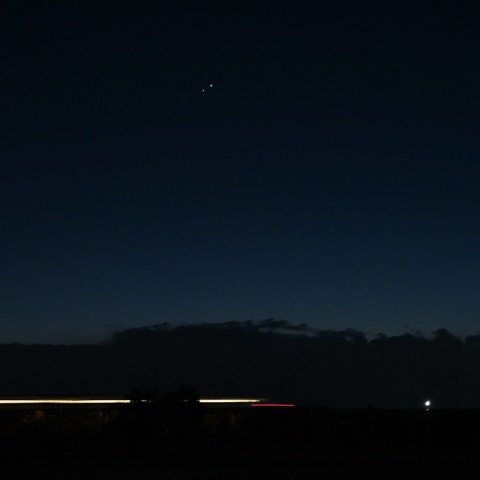 最接近した金星と木星，それに新幹線