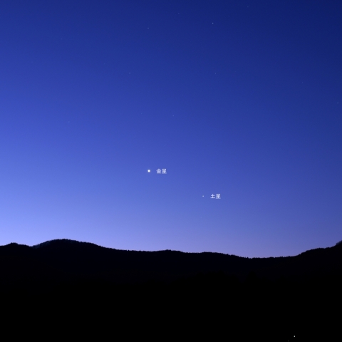 東天での金星と土星の接近 (2025/05/01)