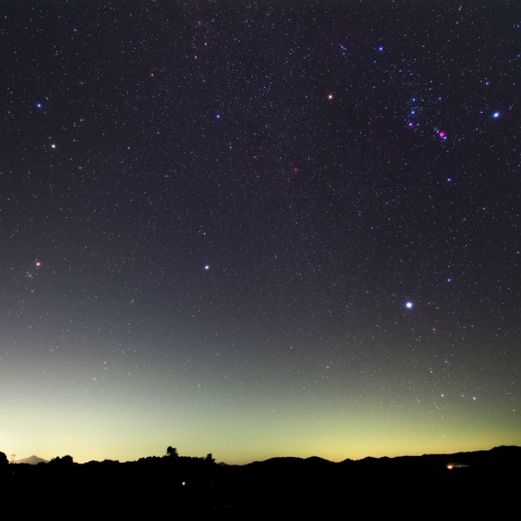 昇る冬の星座と火星・木星 (2026/10/09)