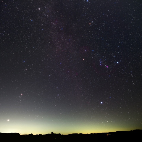 昇る冬の星座と火星・木星 (モザイク合成) (2026/10/09)