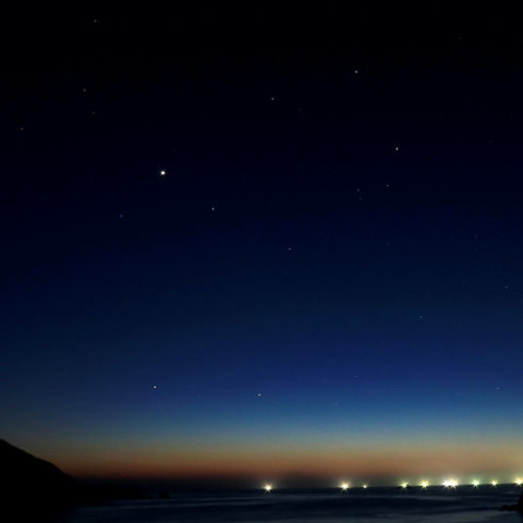 金星の近くに水星が