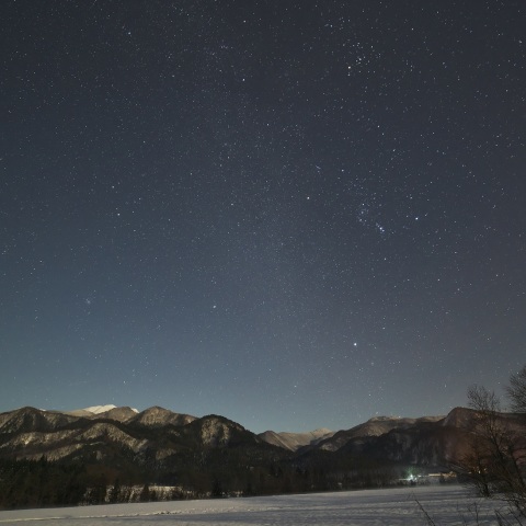 初冬の奥羽の山並み