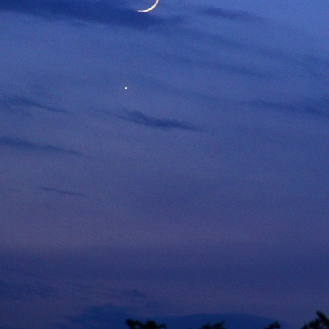 三日月と金星