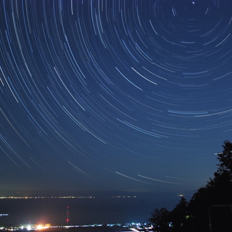 琵琶湖と北極星