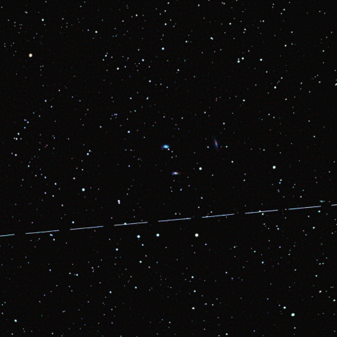 しし座トリオ付近を通過する2012DA14（比較明）