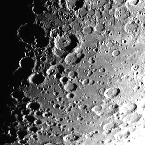 2023年4月27日 月齢7.3/  月面南部