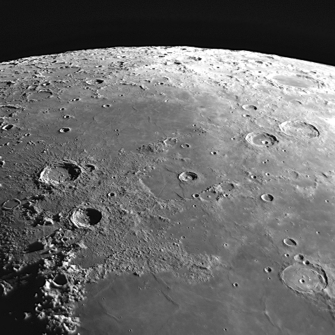 2023年4月27日 月齢7.3/ 月面北部を望む