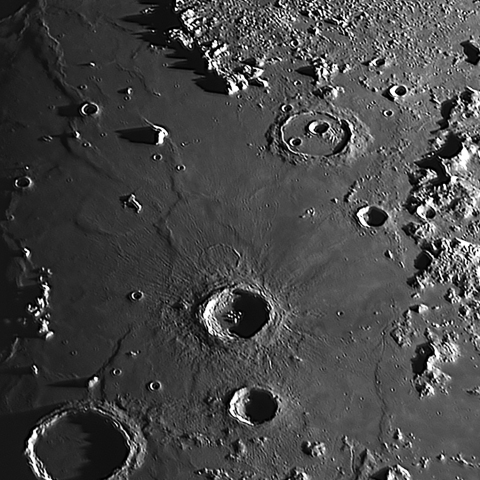 2023年4月28日 月齢8.3/ カッシーニ・アリスティルス・ピトン山