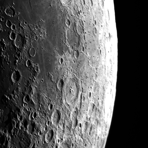 2023年5月24日 月齢4.8/ 東縁火口列