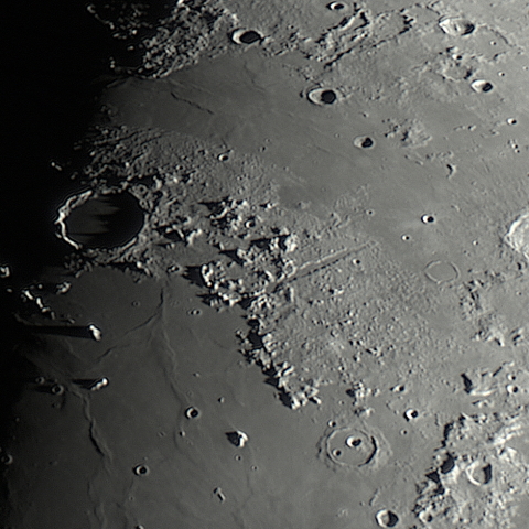 プラトン　アルプス谷 付近