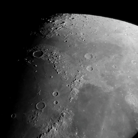 スマホでコリメート撮影した月