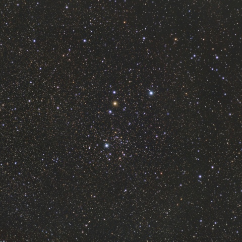 こぎつね座の方向にある散開星団