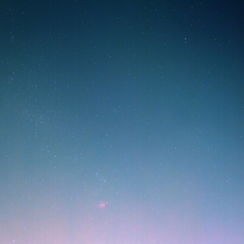 東京都心から撮影した木星と夏の天の川