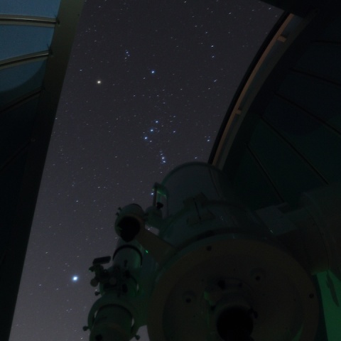 天文台「童夢(どーむ)」より冬の星座を望む
